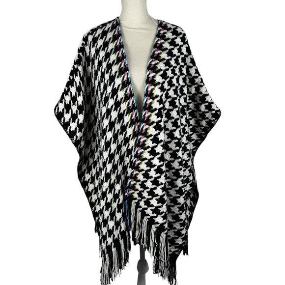 Chico's Ruana Wrap Black and White Houndstooth Print with Fringe Wrap Sz OS - Picture 2 of 12